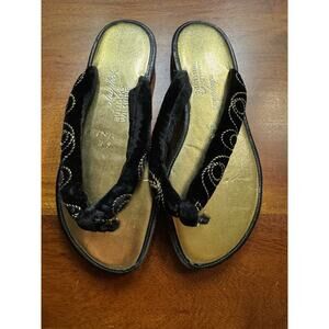 Bullocks Wilshire Playdeck Black Gold Velvet Vintage slides Sz 6M